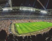 voetballers verdienen qatar header
